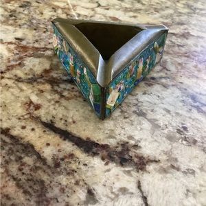 Vintage Chinese Cloisonne Ashtray Brass Porcelain Enamel
Flower Picnic Scene